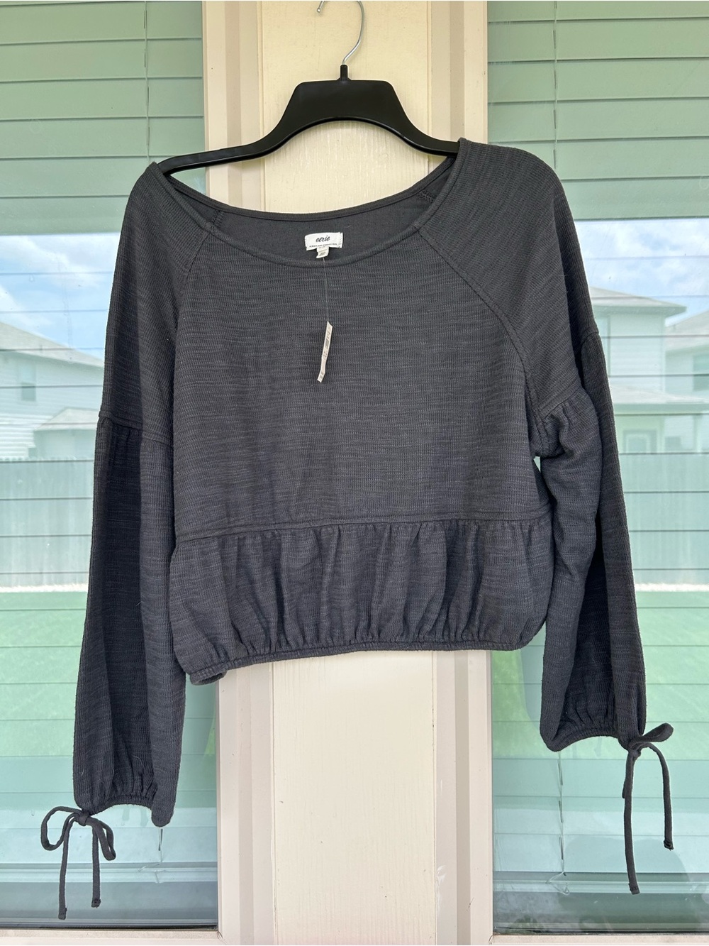 NWT Aerie Charcoal Long-Sleeve Cropped Top- medium